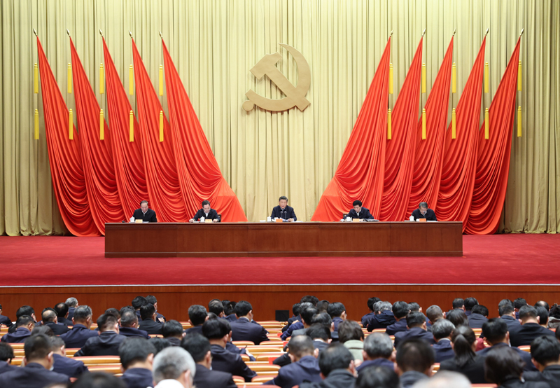 3月1日，2022年春季学期中央党校（国度行政学院）中青年干部培训班在中央党？。中共中央总书记、国度主席、中央军委主席习近平在开班式上颁发沉要讲话。 新华社记者 刘彬 摄